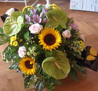 Mother's day bouquet made of helianthus, green anthurium and santini, barbie roses, alstroemeria,etc